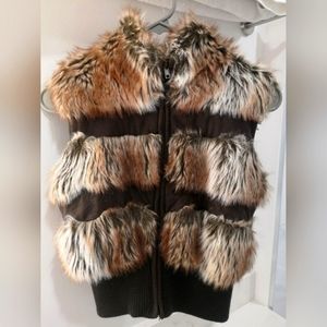 Cropped sleeveless vest